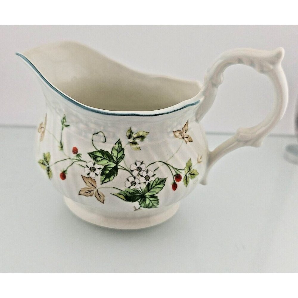 Mikasa Strawberry Fair Antique Green Creamer 3.5" berries & blossom vintage 1982 - Picture 3 of 10